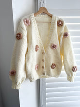 Load image into Gallery viewer, Mummy organic cardigan with flowers
