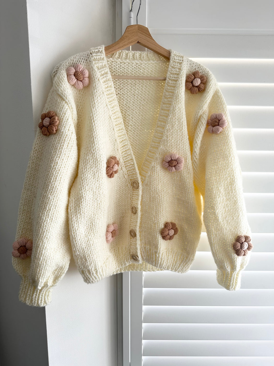 Mummy organic cardigan with flowers