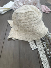 Load image into Gallery viewer, Summer crotchet bonnet
