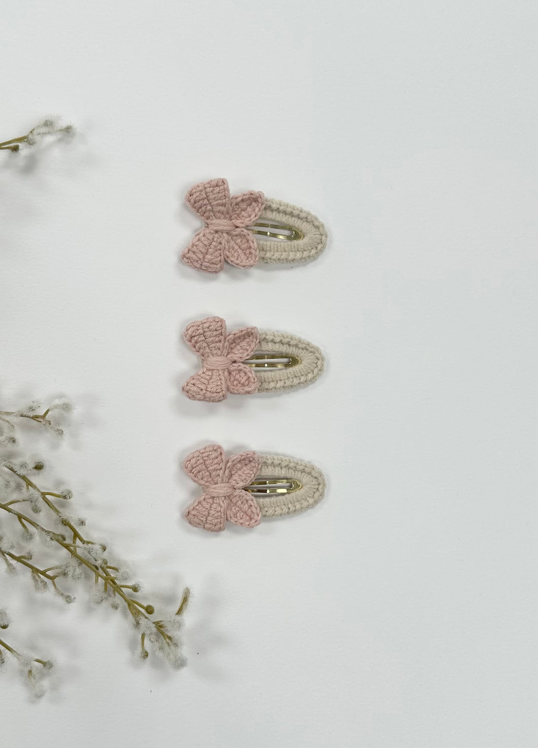 Pink Knitted bow clip