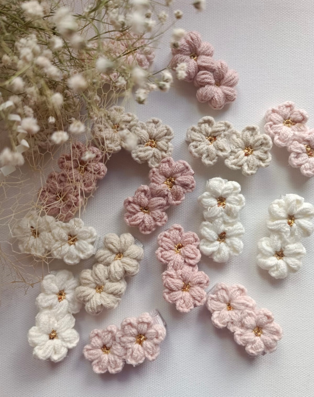 White crochet flower clip