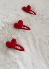 Load image into Gallery viewer, Red knitted heart clip
