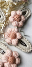 Load image into Gallery viewer, Pink with tan flower knitted hair clip
