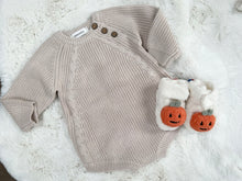 Load image into Gallery viewer, Beige knitted romper with wooden buttons
