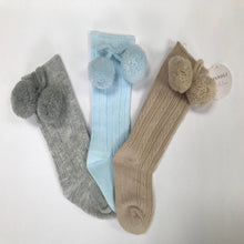 Load image into Gallery viewer, Pom pom socks
