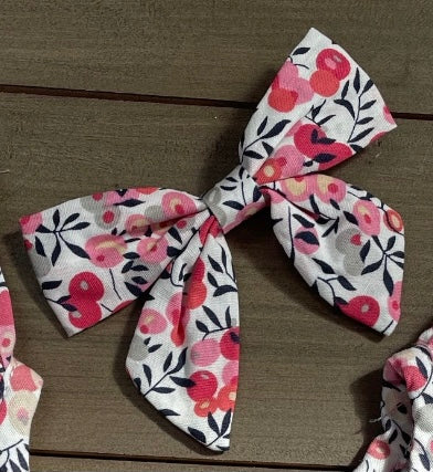 Pink bow hair clip